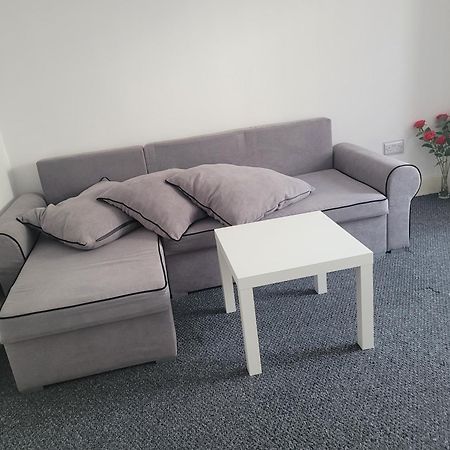 Вілла Lovely 2-Bed Fully Refurbished House In Лондон Екстер'єр фото