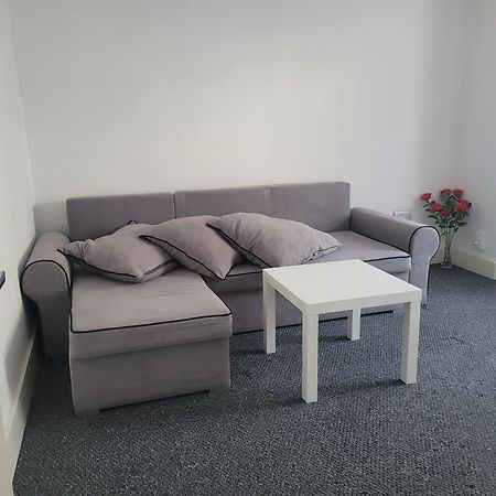 Вілла Lovely 2-Bed Fully Refurbished House In Лондон Екстер'єр фото